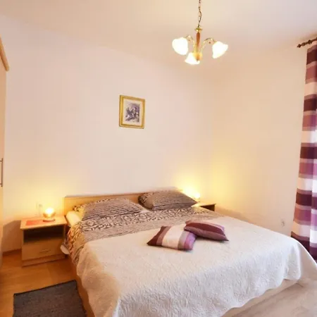 דירה Ferienwohnung In Privlaka Mit Grill פריבלאקה